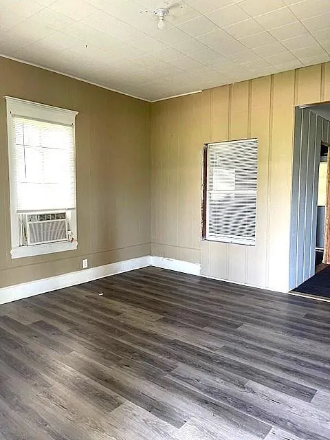 6211 Gresham Street Wallis, TX 77485