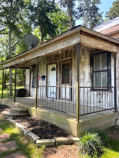 6211 Gresham Street Wallis, TX 77485