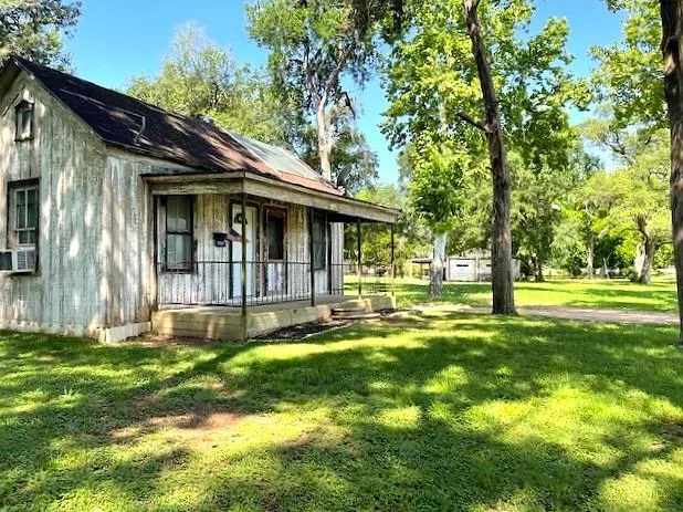 6211 Gresham Street Wallis, TX 77485
