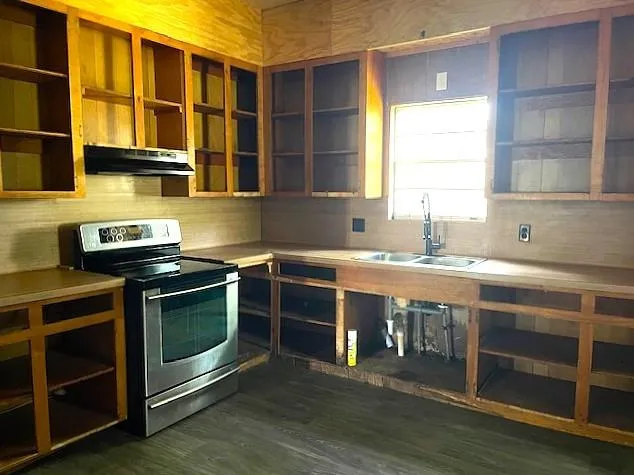 6211 Gresham Street Wallis, TX 77485