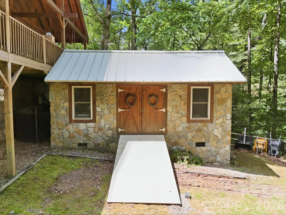 25 Theresa Terrace Road Nebo, NC 28761