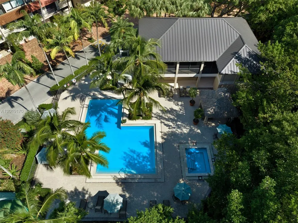 6206 Paradise Point Dr Palmetto Bay, FL 33157