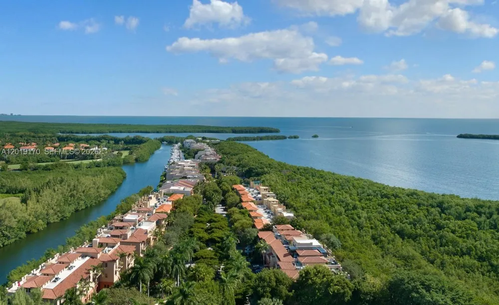 6206 Paradise Point Dr Palmetto Bay, FL 33157