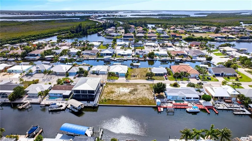 12262 Moon Shell Drive Matlacha Isles, FL 33991