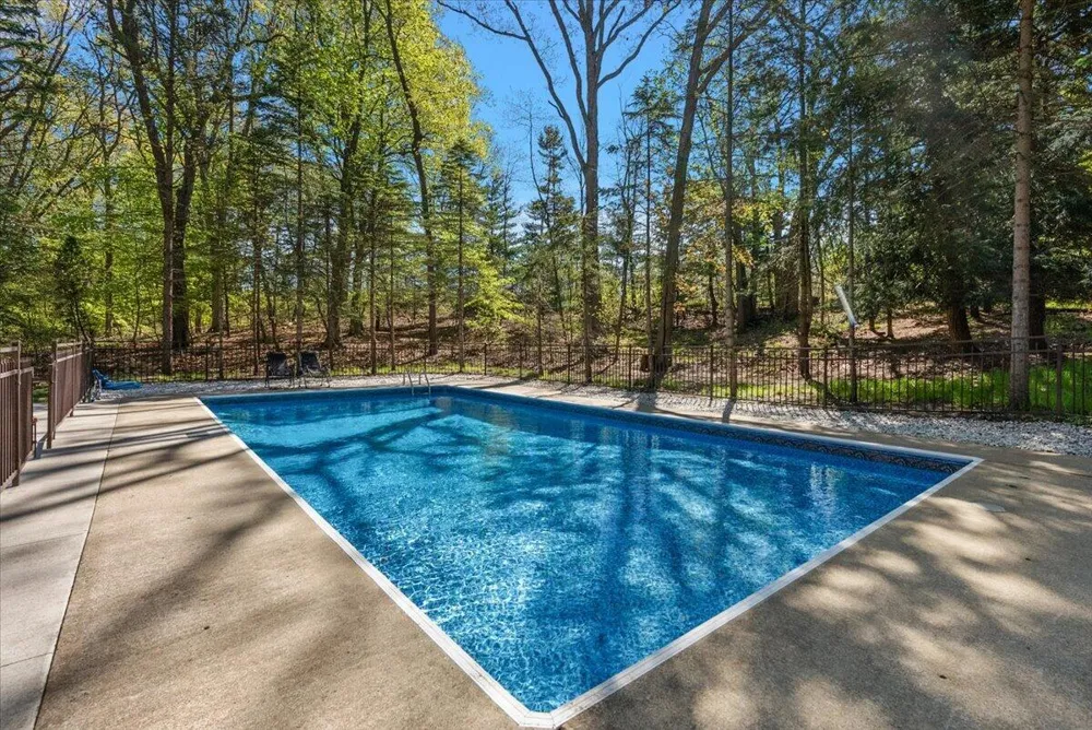 9555 Dunewood Drive Bridgman City, MI 49106