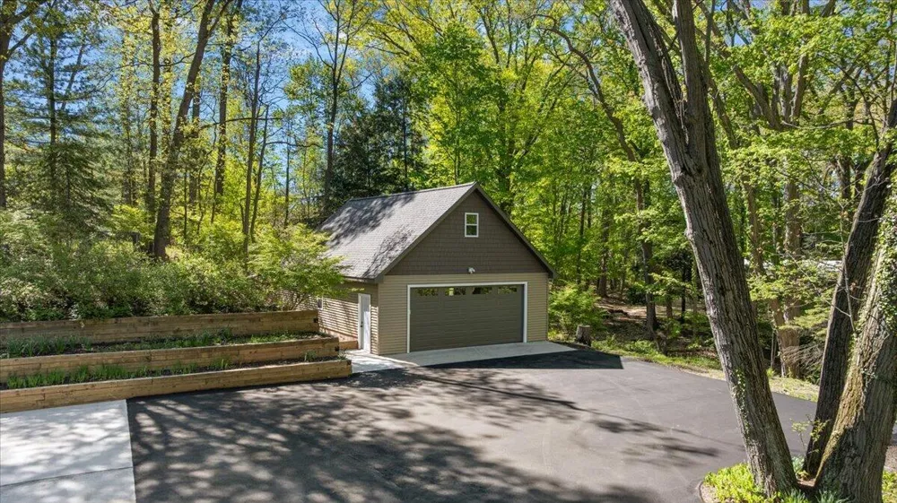 9555 Dunewood Drive Bridgman City, MI 49106
