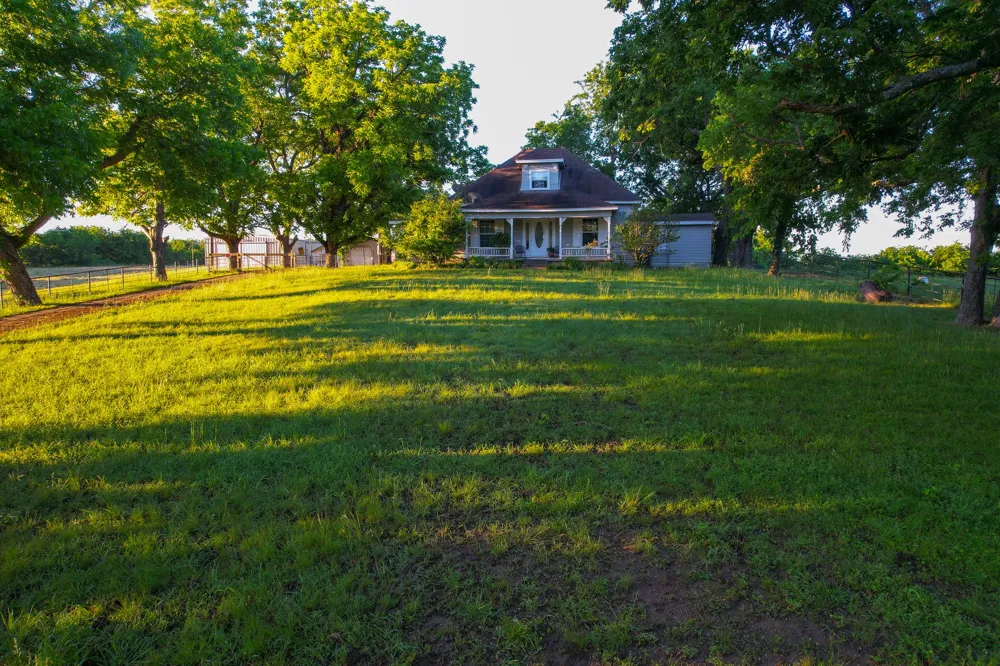 2000 County Road 2950 Dodd City, TX 75438