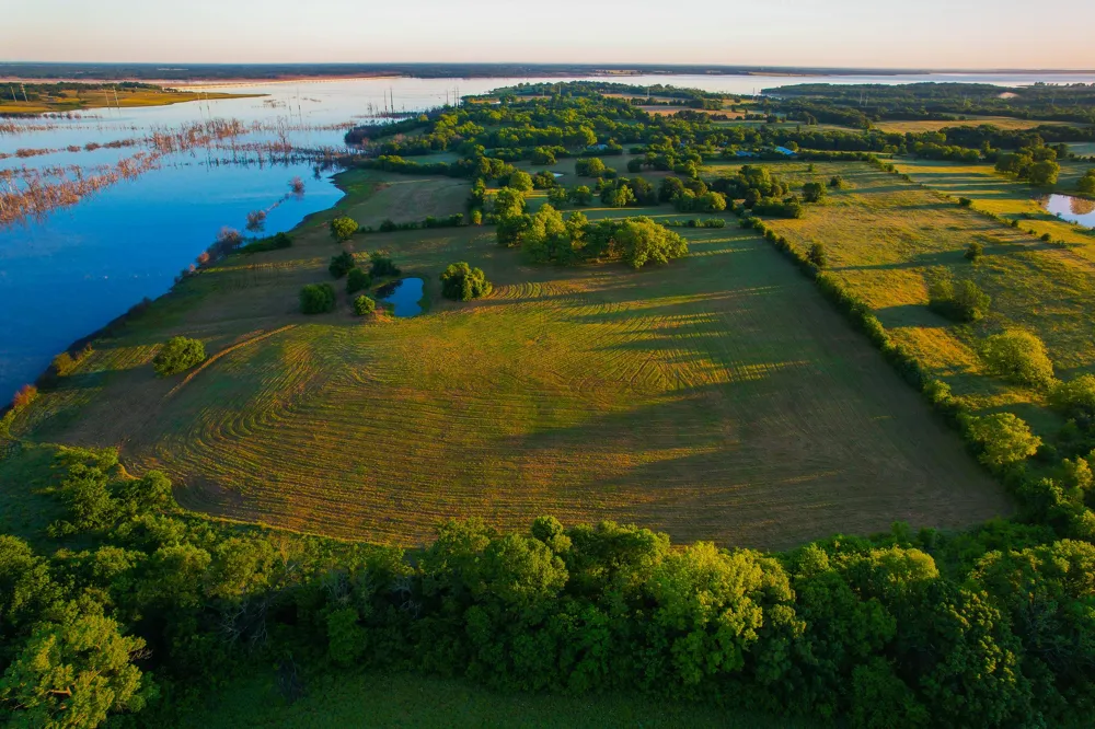 2000 County Road 2950 Dodd City, TX 75438