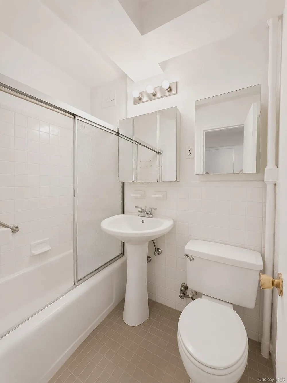 9940 63 ROAD #1R Rego Park, NY 11374