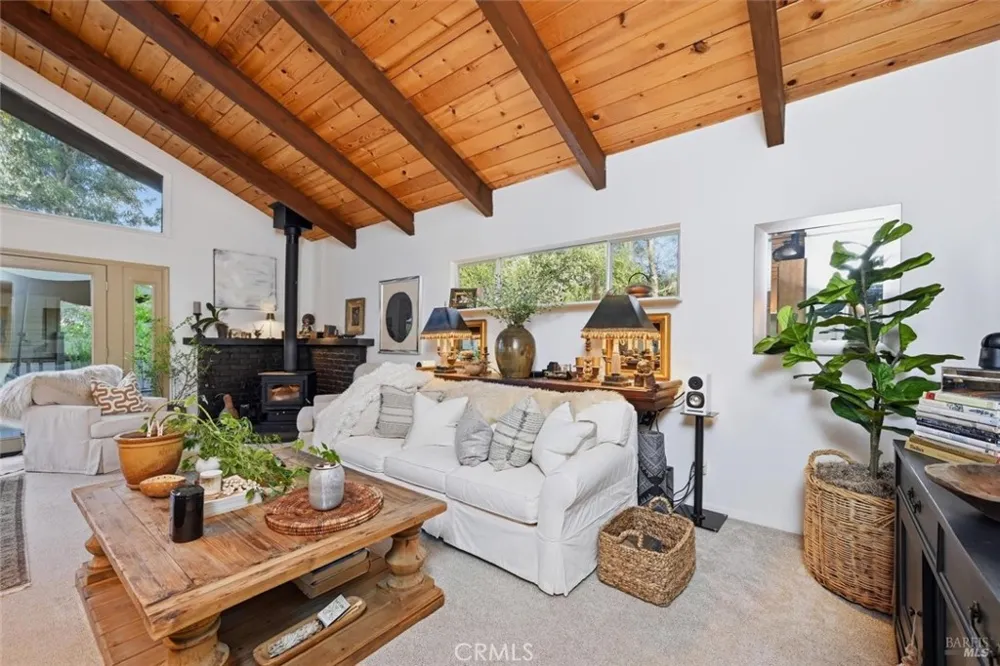 9845 Siskiyou Court Kelseyville, CA 95451