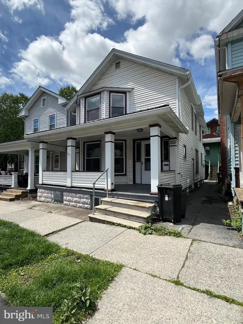 1512 MOORE STREET