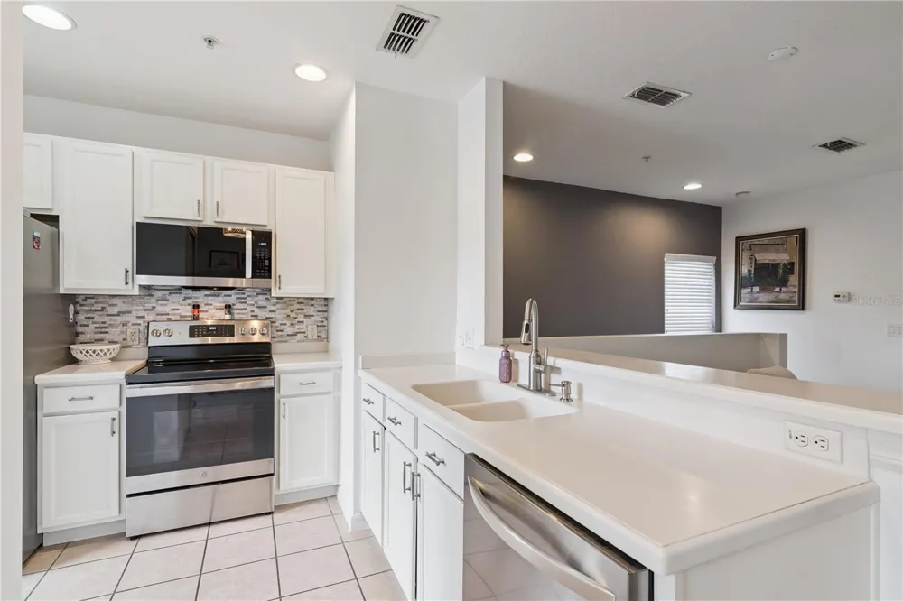 335 LANSBROOK LANE Winter Springs, FL 32708