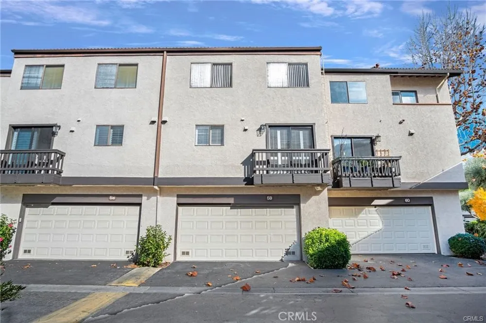 21800 Marylee #59 Woodland Hills, CA 91367
