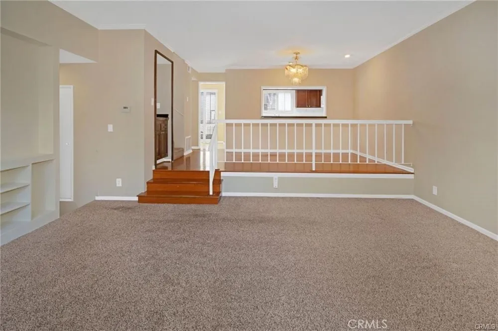 21800 Marylee #59 Woodland Hills, CA 91367