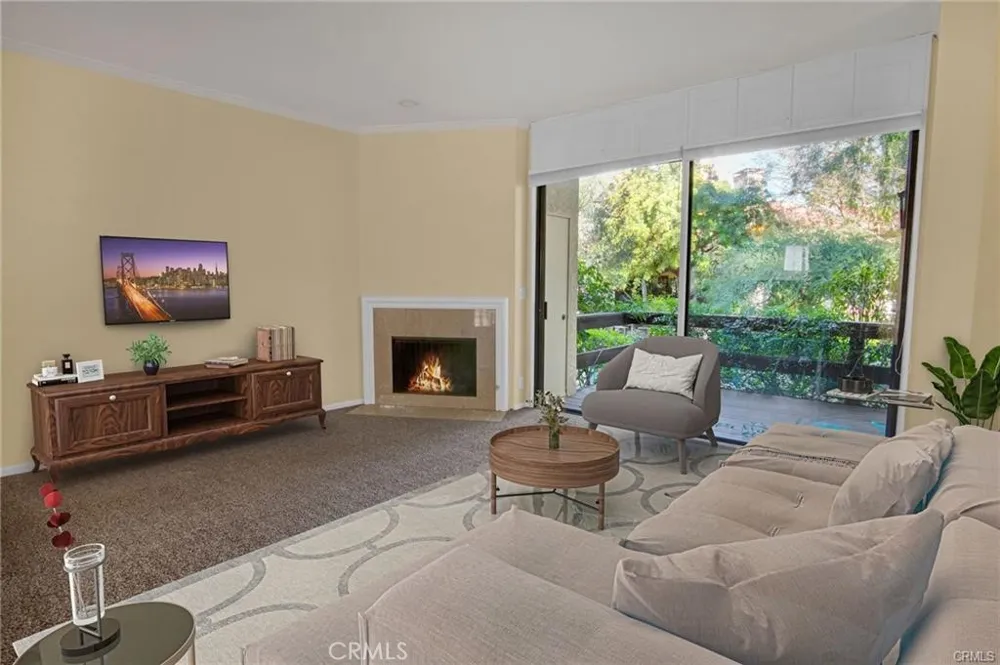 21800 Marylee #59 Woodland Hills, CA 91367