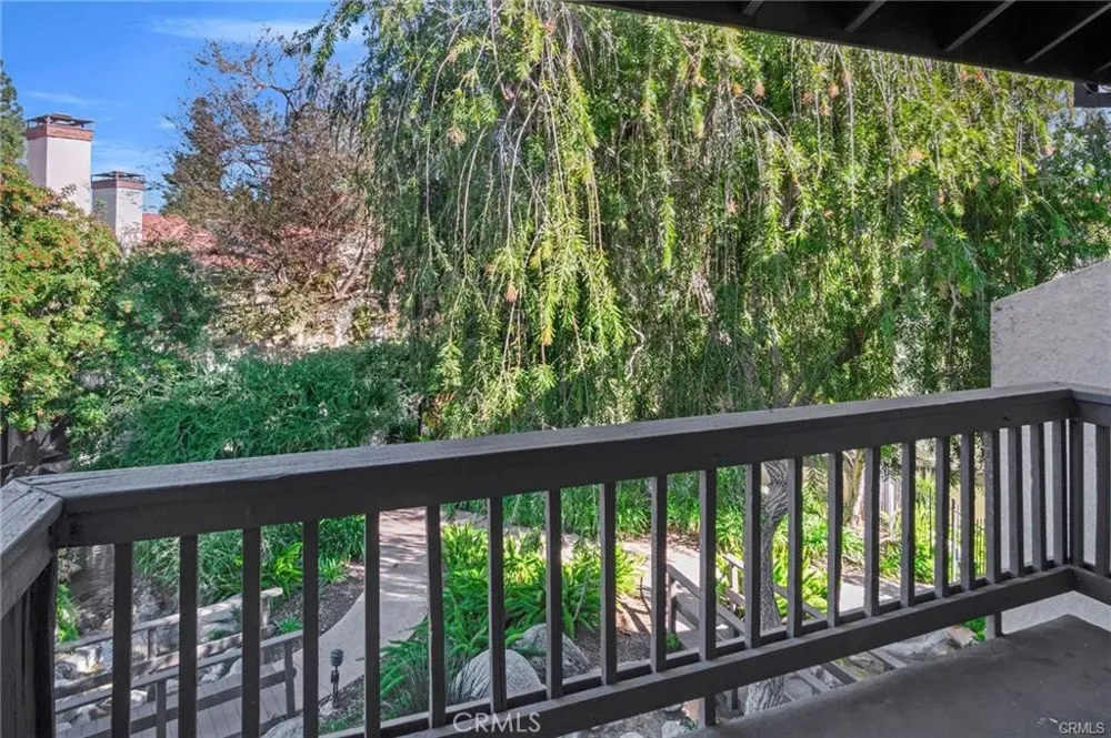 21800 Marylee #59 Woodland Hills, CA 91367