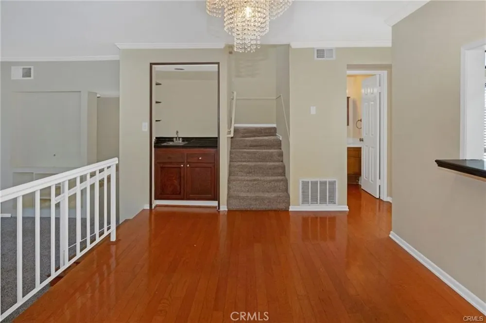 21800 Marylee #59 Woodland Hills, CA 91367