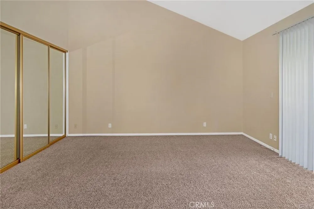 21800 Marylee #59 Woodland Hills, CA 91367