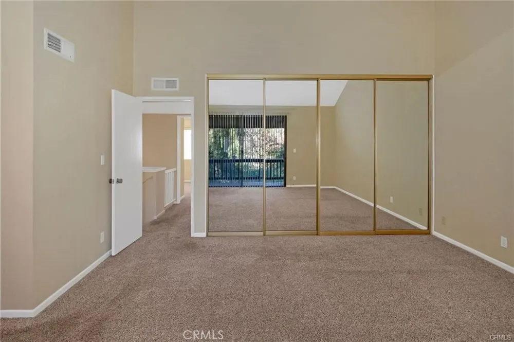 21800 Marylee #59 Woodland Hills, CA 91367