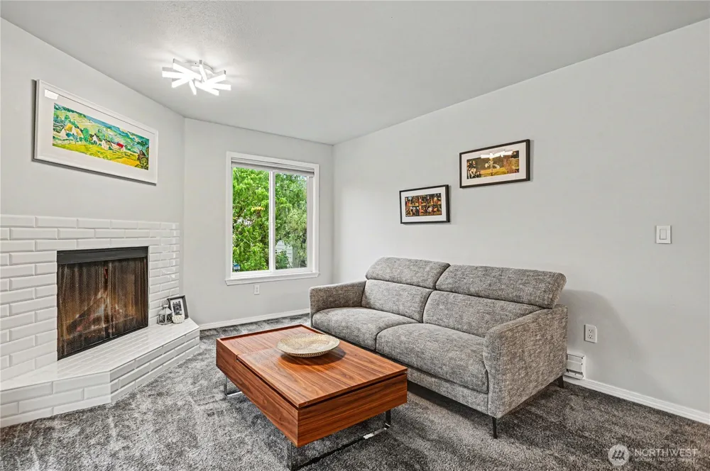 13616 NE 7th Street #E3 Bellevue, WA 98005