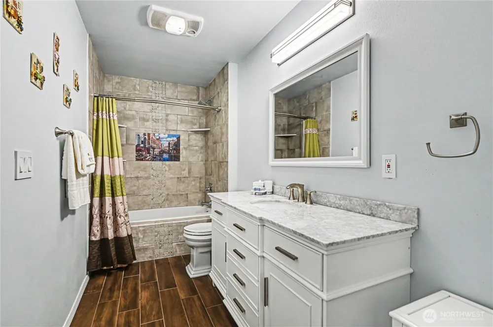 13616 NE 7th Street #E3 Bellevue, WA 98005