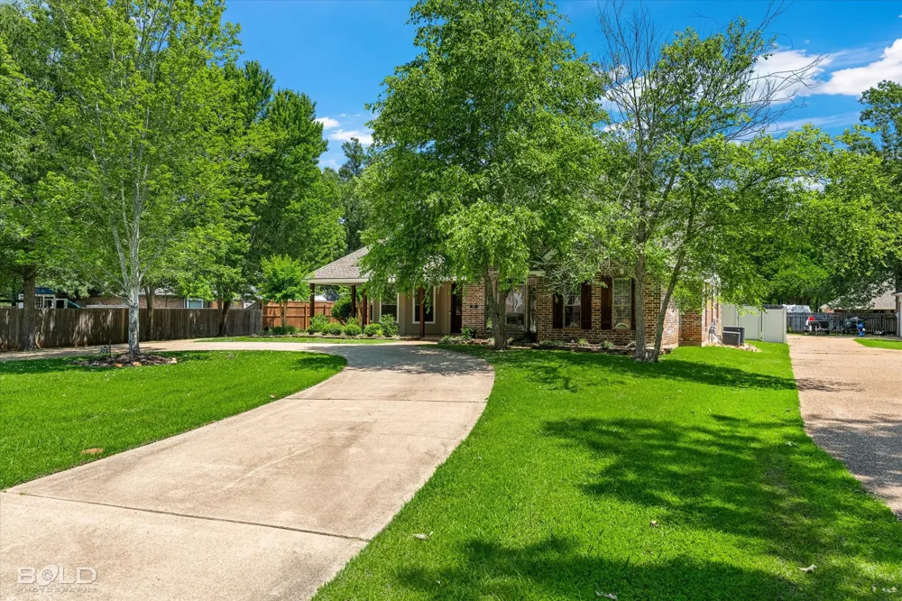 205 Old Palmetto Road Benton, LA 71006