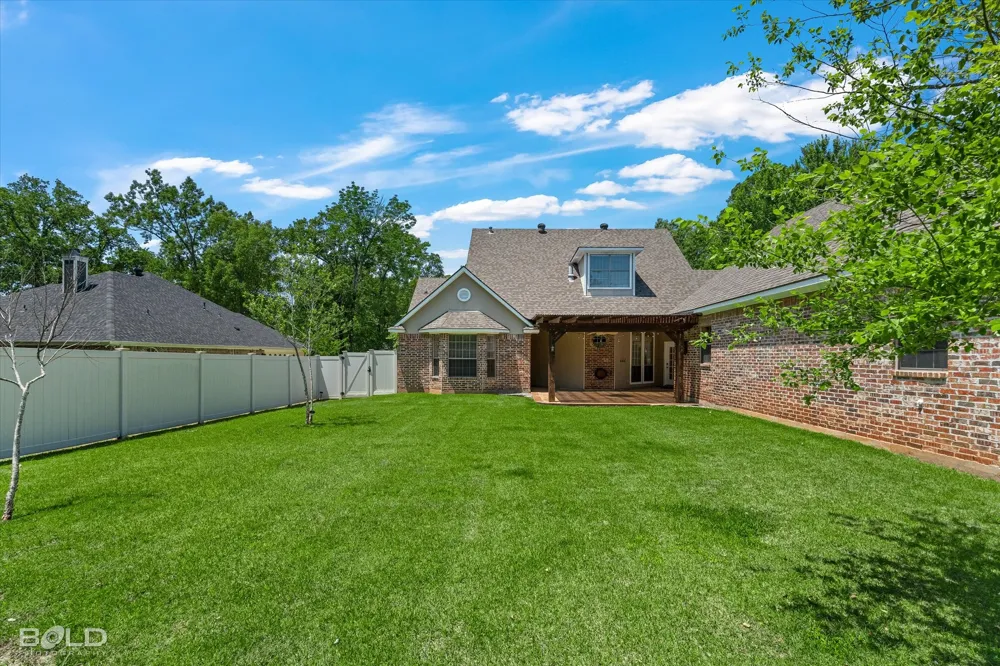 205 Old Palmetto Road Benton, LA 71006