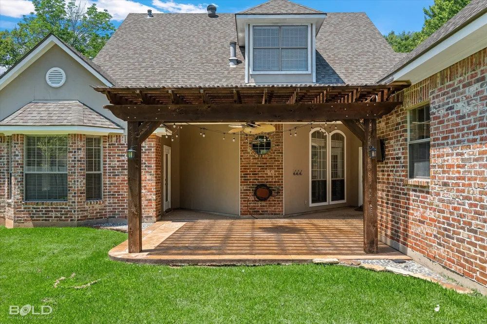 205 Old Palmetto Road Benton, LA 71006