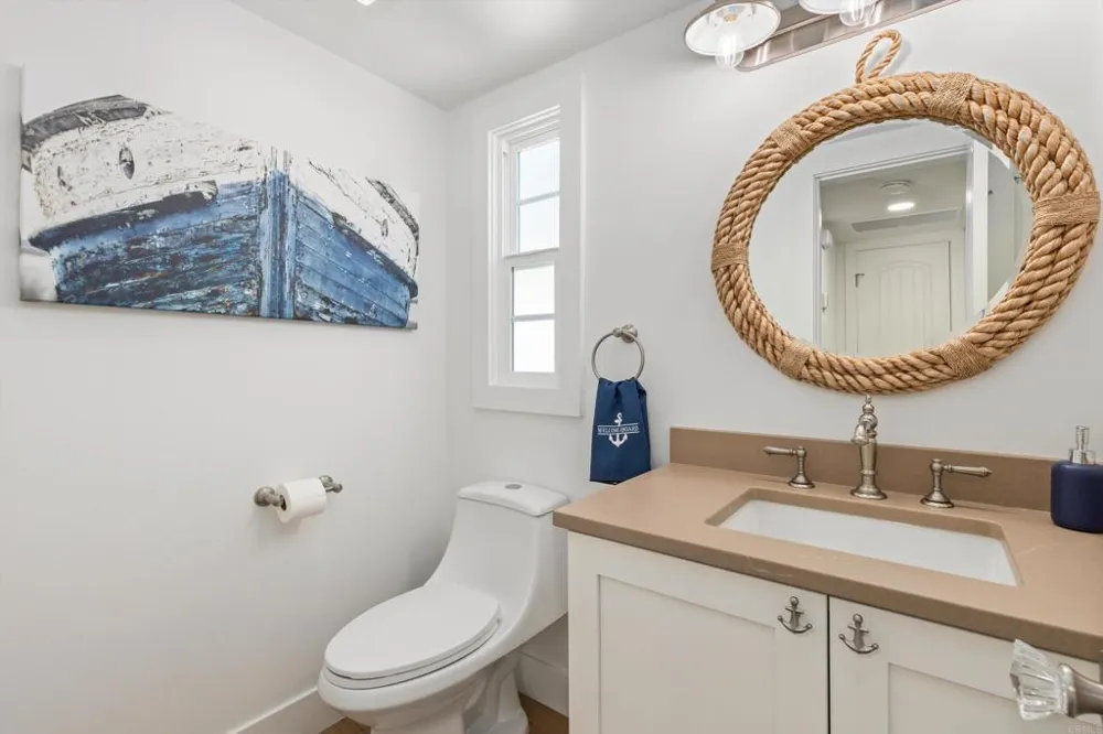 185 Juniper Avenue Carlsbad, CA 92008
