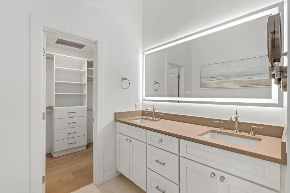 185 Juniper Avenue Carlsbad, CA 92008