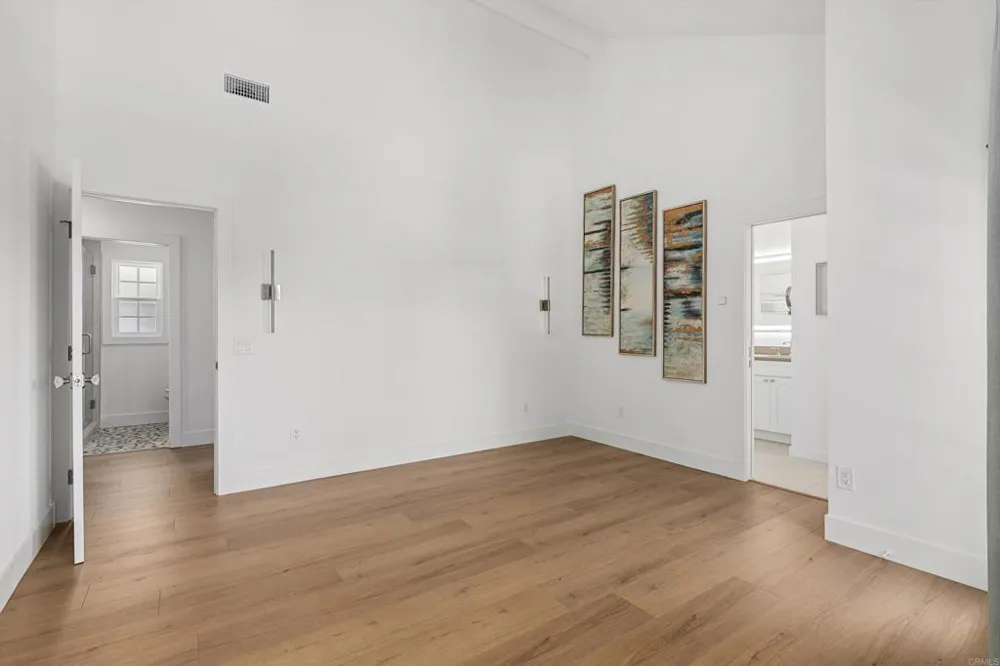 185 Juniper Avenue Carlsbad, CA 92008