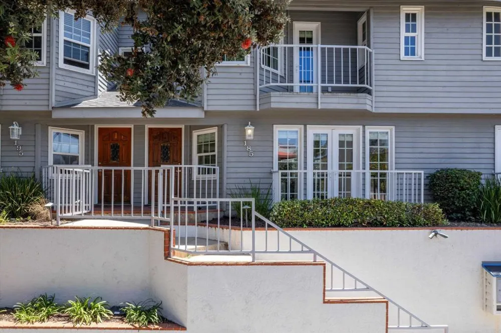 185 Juniper Avenue Carlsbad, CA 92008