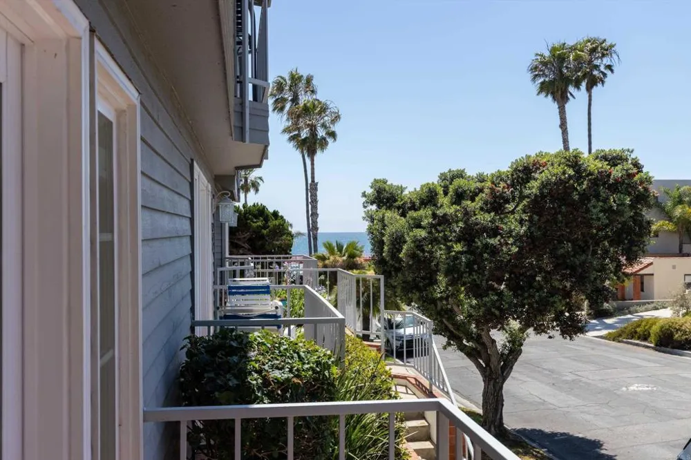 185 Juniper Avenue Carlsbad, CA 92008