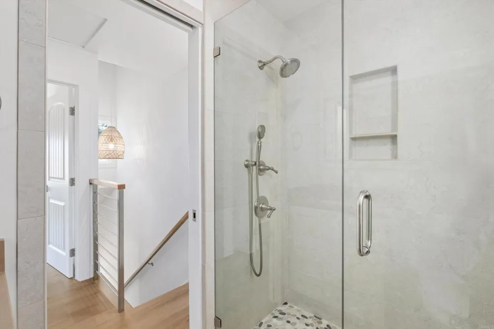 185 Juniper Avenue Carlsbad, CA 92008