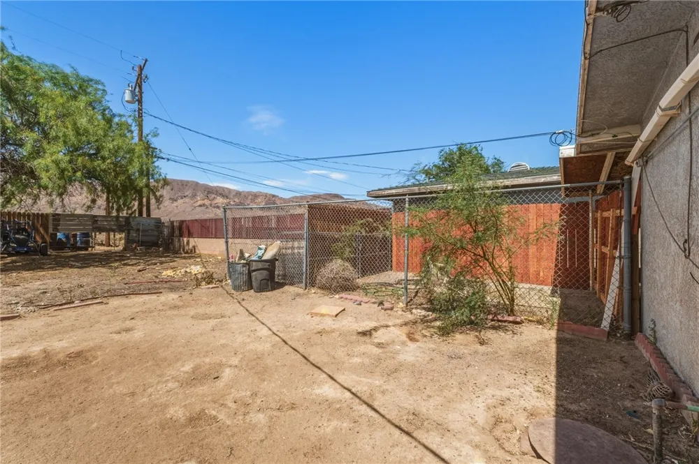 525 E. Williams. ST Yermo, CA 92398