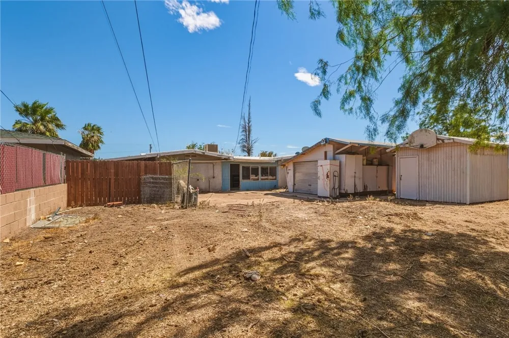 525 E. Williams. ST Yermo, CA 92398