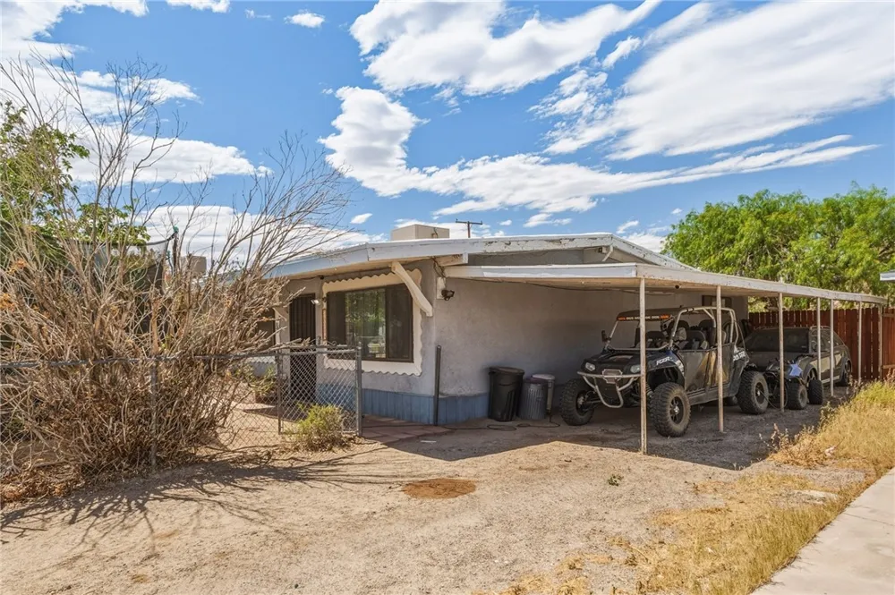 525 E. Williams. ST Yermo, CA 92398