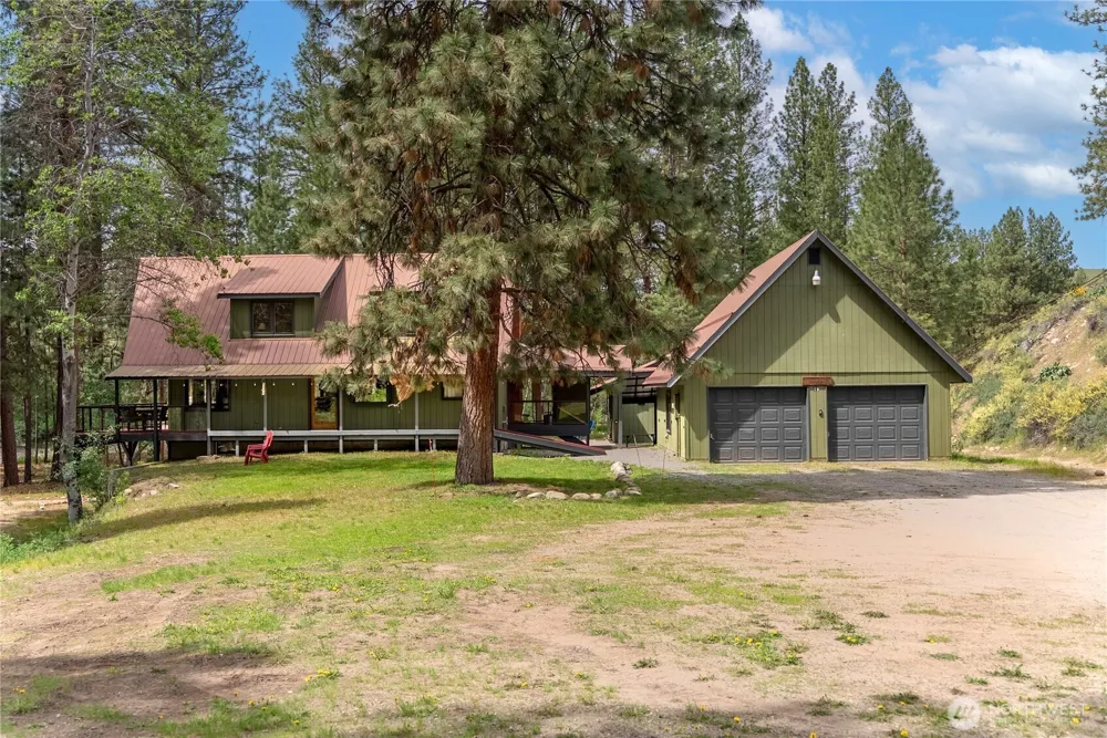 19 Maughan Road Winthrop, WA 98862