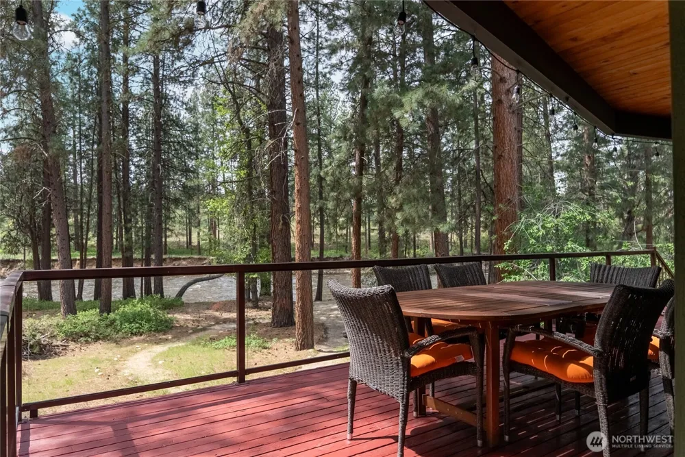 19 Maughan Road Winthrop, WA 98862