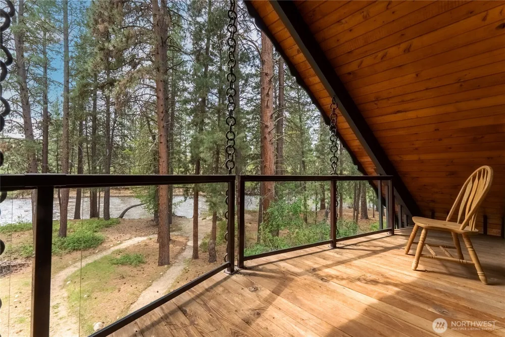 19 Maughan Road Winthrop, WA 98862