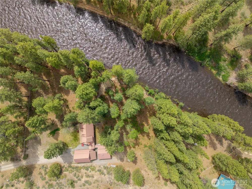 19 Maughan Road Winthrop, WA 98862