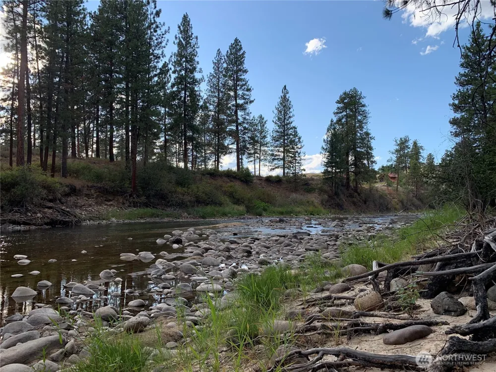 19 Maughan Road Winthrop, WA 98862