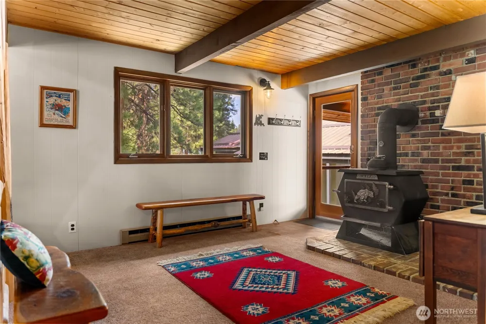 19 Maughan Road Winthrop, WA 98862