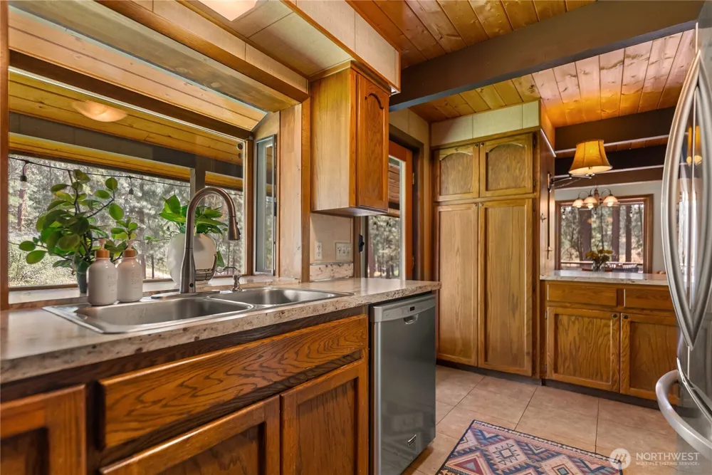 19 Maughan Road Winthrop, WA 98862