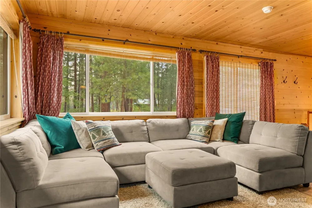 19 Maughan Road Winthrop, WA 98862
