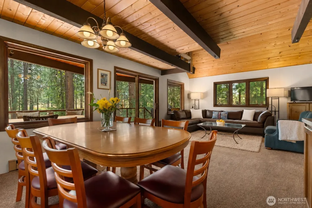 19 Maughan Road Winthrop, WA 98862