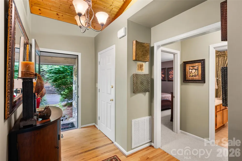560 Toxaway Court Lake Toxaway, NC 28747