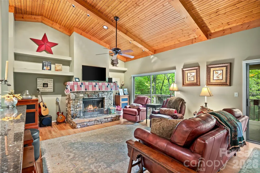 560 Toxaway Court Lake Toxaway, NC 28747