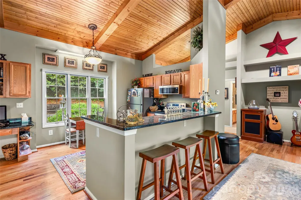 560 Toxaway Court Lake Toxaway, NC 28747