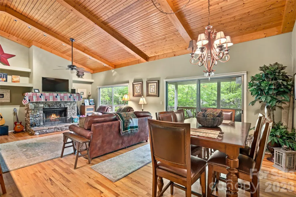 560 Toxaway Court Lake Toxaway, NC 28747